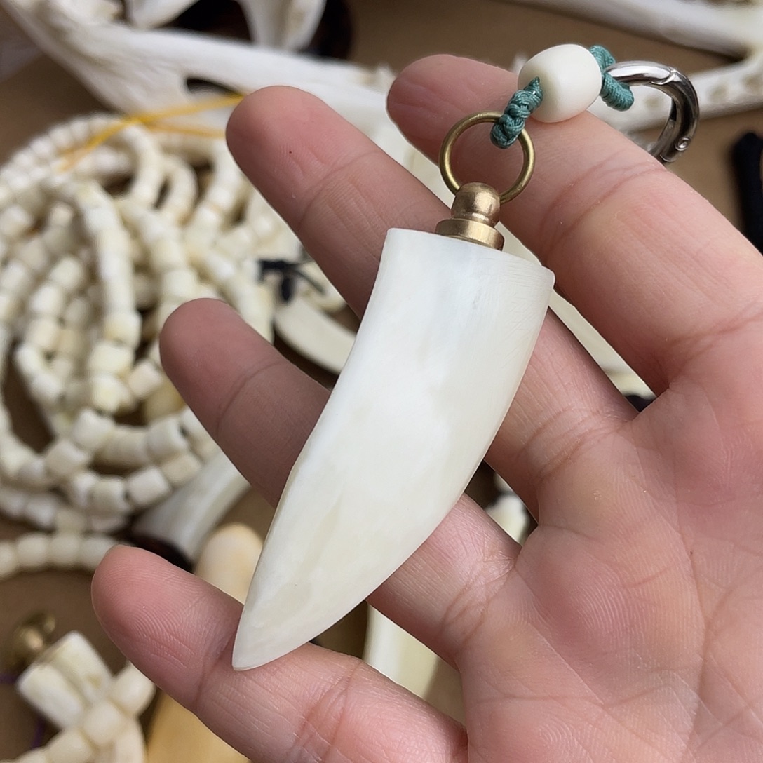 猪牙把件猪牙獠牙手把件挂件