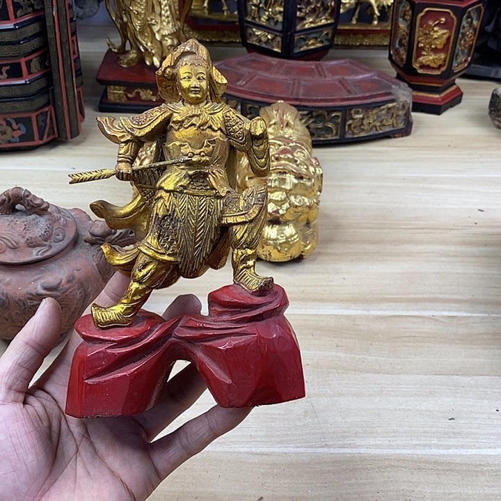 用***韩香榧木茶室空间老木雕花板