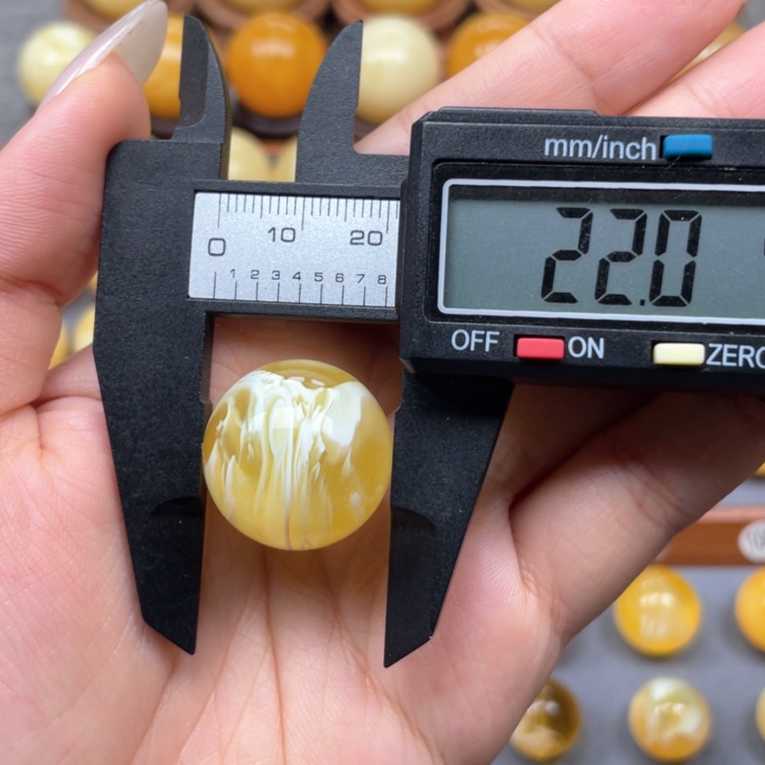 未镶嵌琥珀珠宝奇石