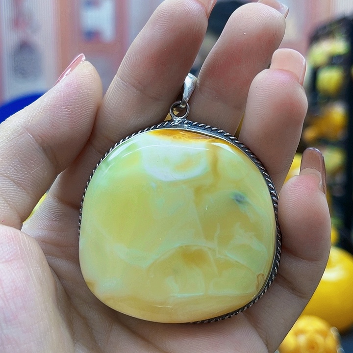 琥珀颈饰银S925镶嵌吊坠