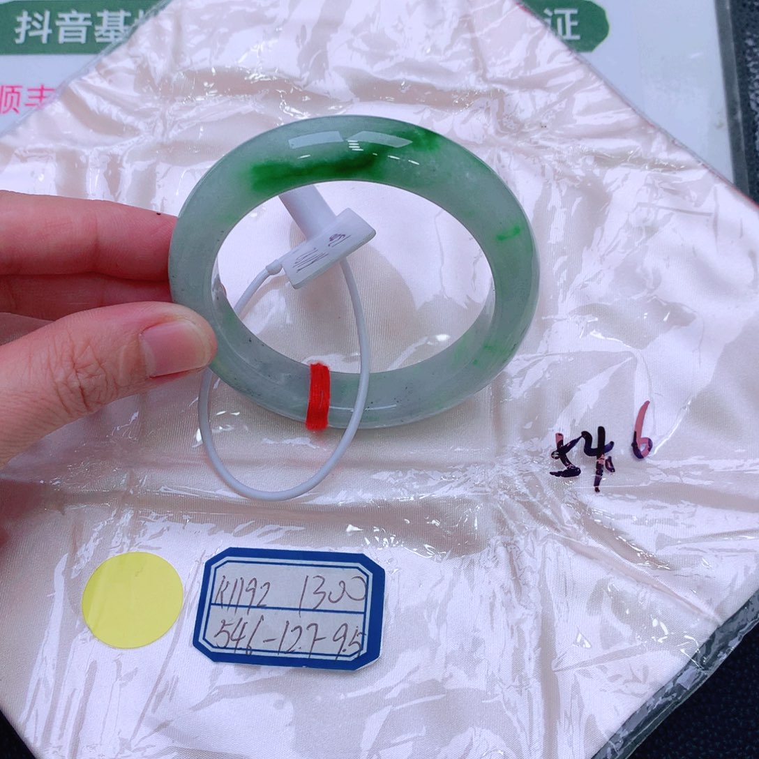 未镶嵌手镯翡翠缅甸翡翠手镯