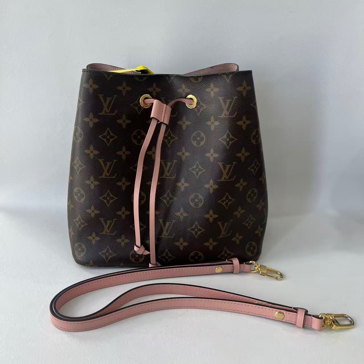95新 LouisVuitton/路易威登 捐金沉珠/粉桶肩包