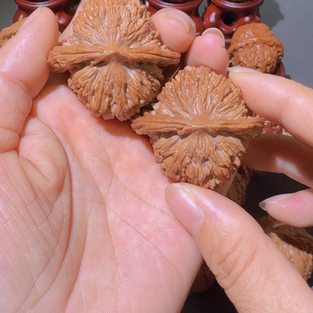 尘***墨文玩核桃吊坠四座楼