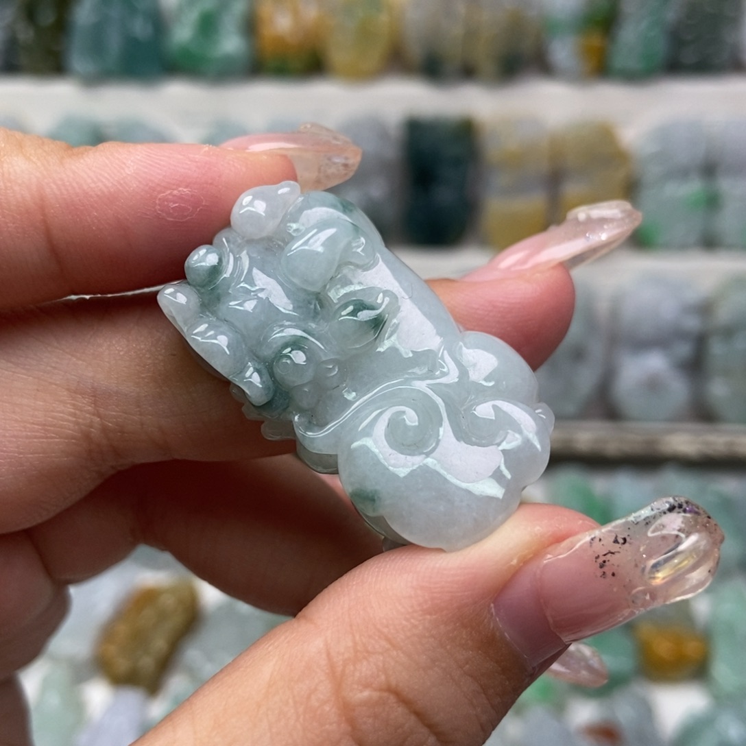 吊坠(赠链)未镶嵌翡翠