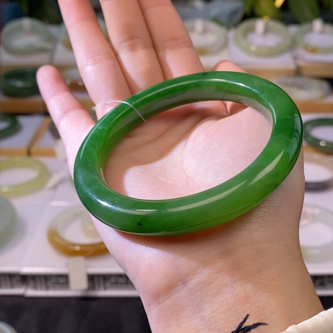 和田玉碧玉辣绿红皮老料未镶嵌58