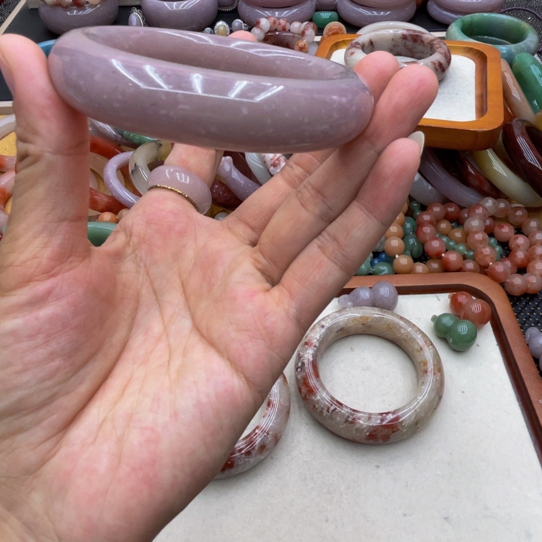 阳***成未镶嵌圈口62石英质玉