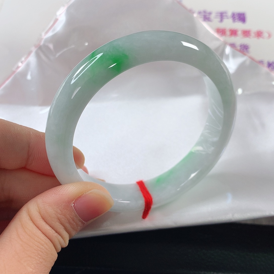 翡翠手镯未镶嵌蒸*猪 正圈