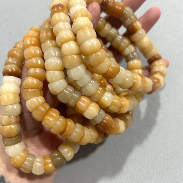 A311 南瓜菩提 大肠雕刻珠 卡.12 单圈手串(多样性发其一)