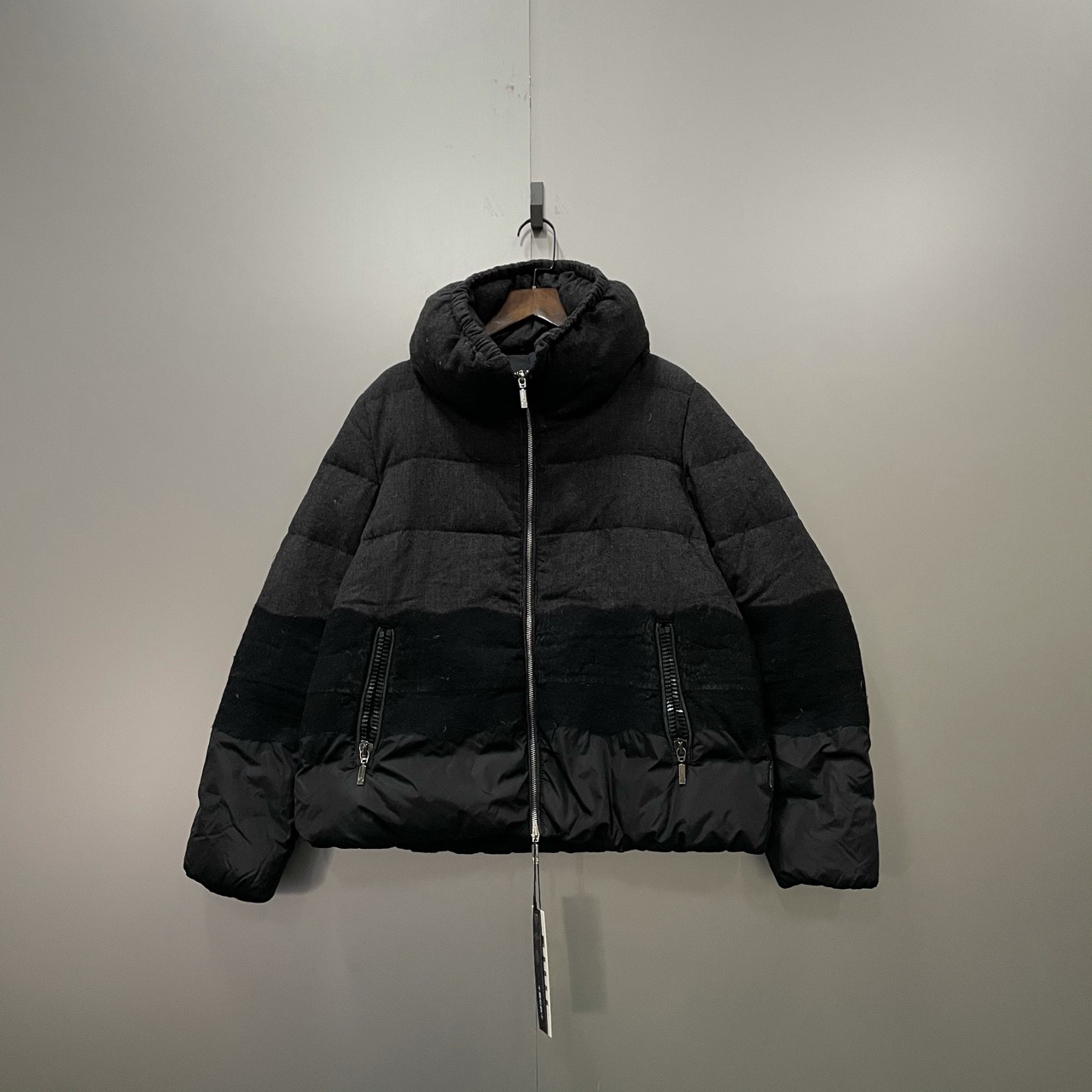 95新 MONCLER （bb）126 丝绒拼接羽绒服 3码/18000