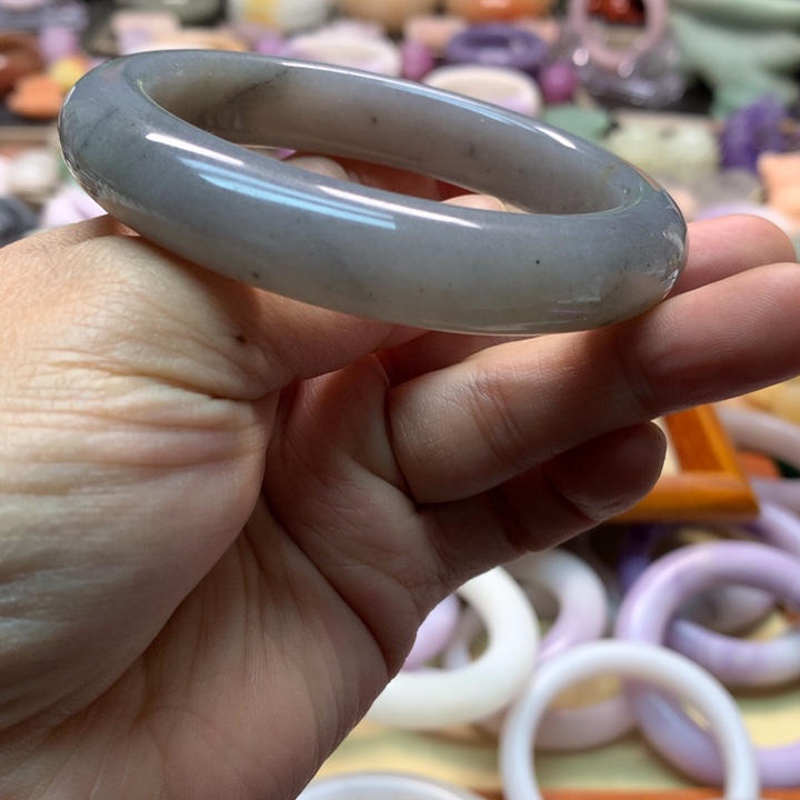 初***易石英岩玉未镶嵌烟灰60微微