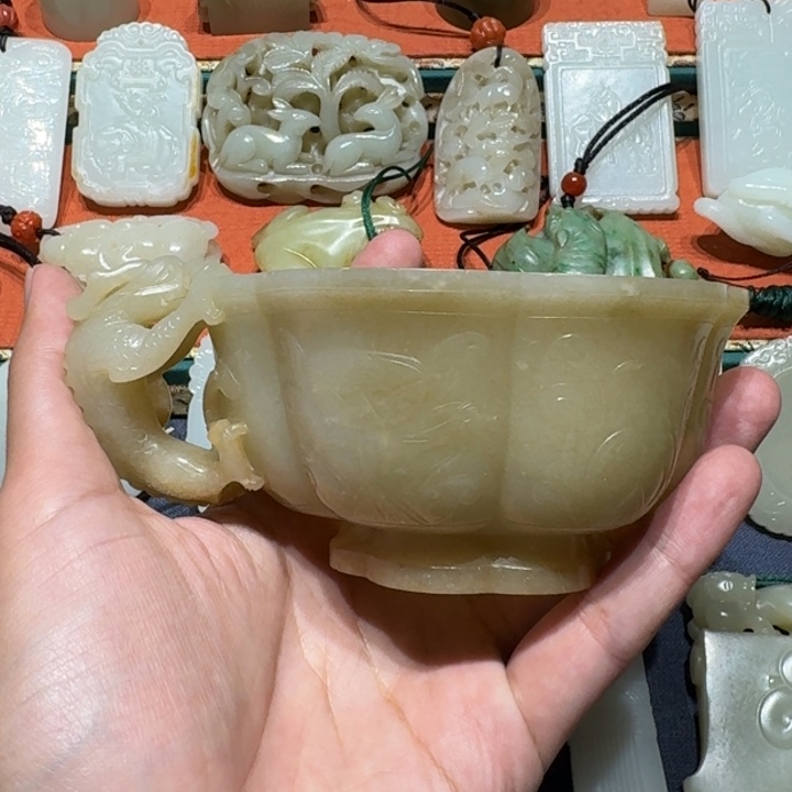 和田玉颈饰未镶嵌好**士