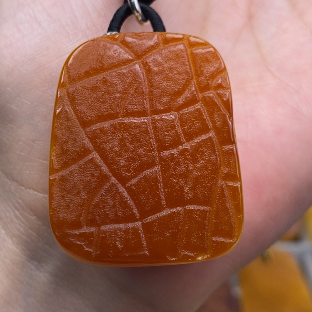 琥珀吊坠(赠链)未镶嵌