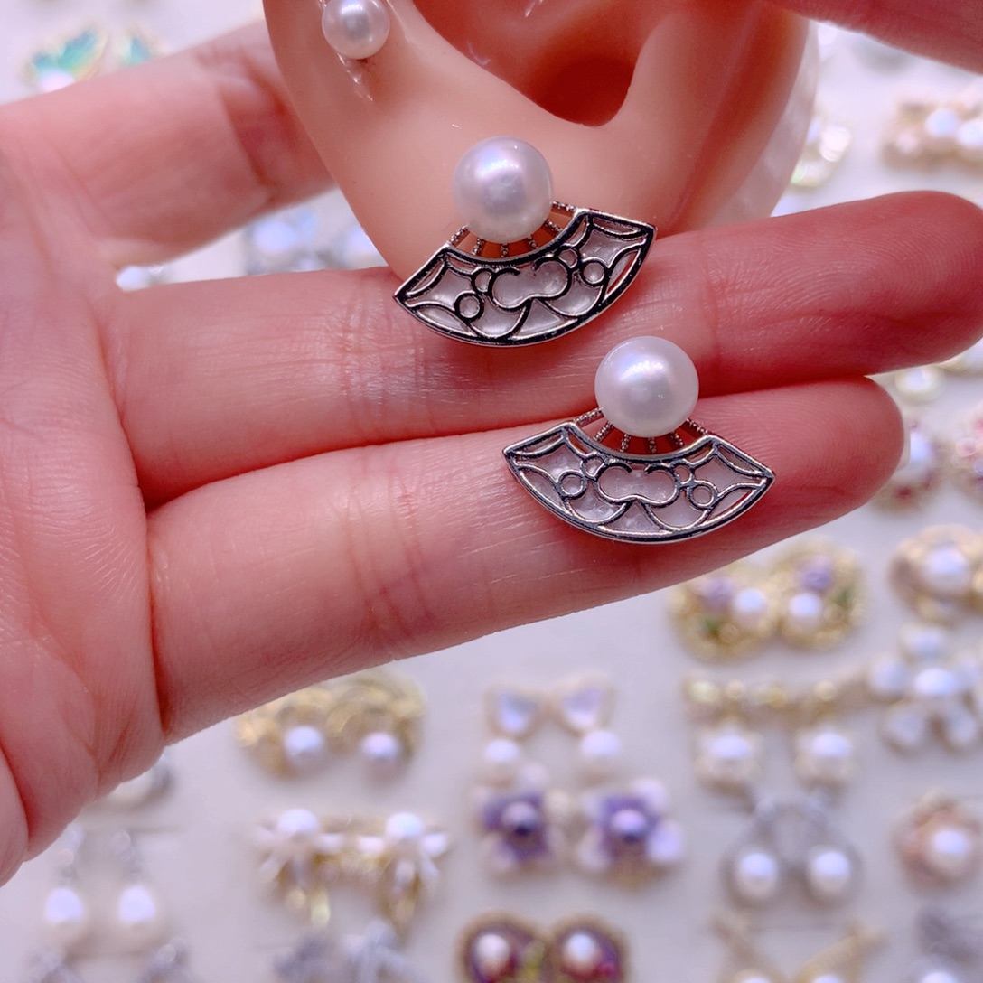 合金耳饰淡水珍珠
