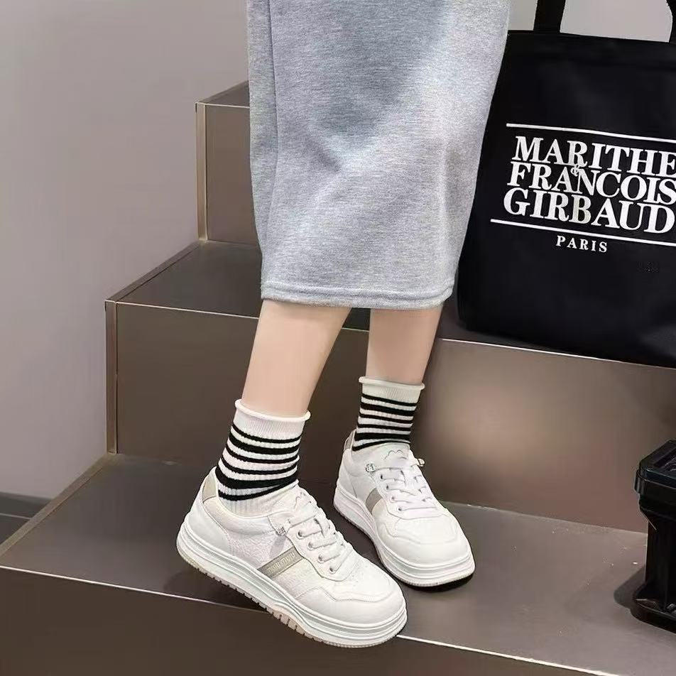 C8991  米杏色   时尚休闲鞋 圆头低跟平底外穿春秋板鞋