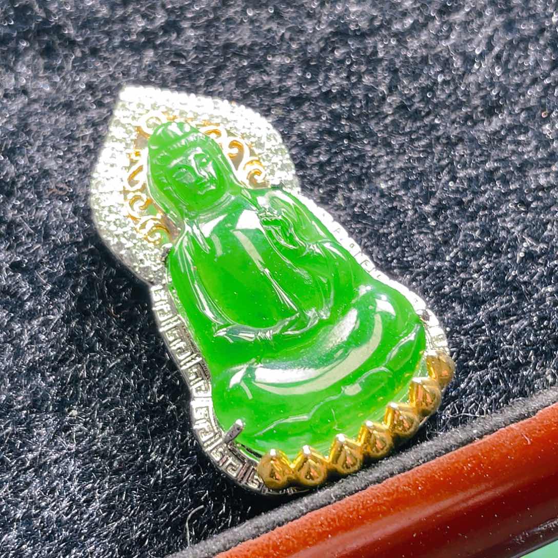 翡翠颈饰未镶嵌10，