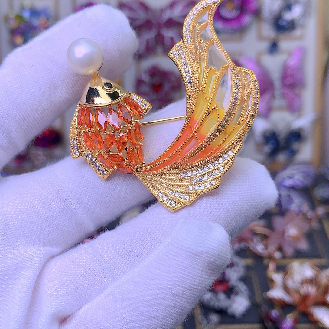 合成立方氧化锆铜胸针胸花