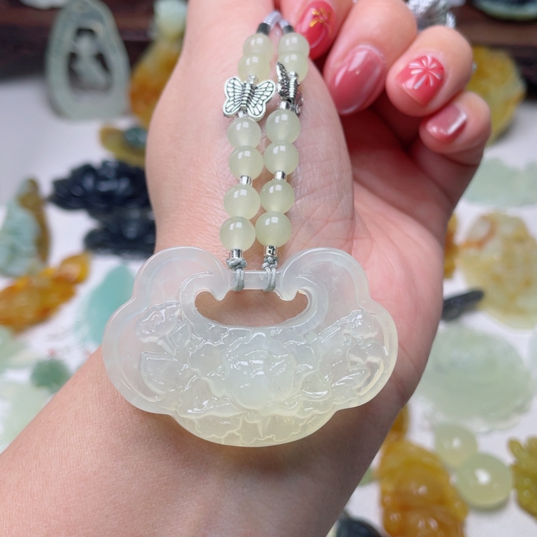 蛇纹石玉颈饰未镶嵌