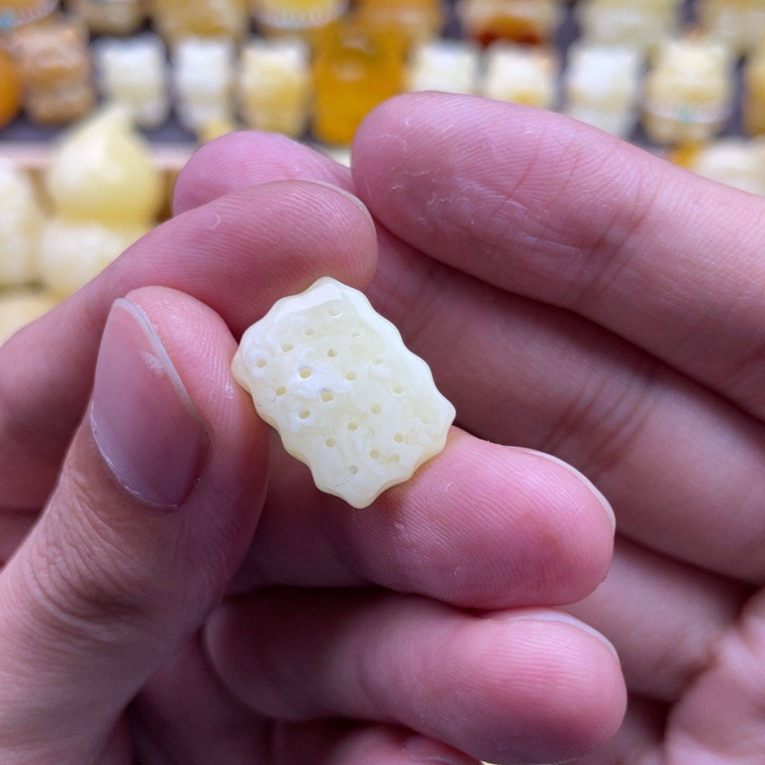 琥珀未镶嵌裸石蜜蜡