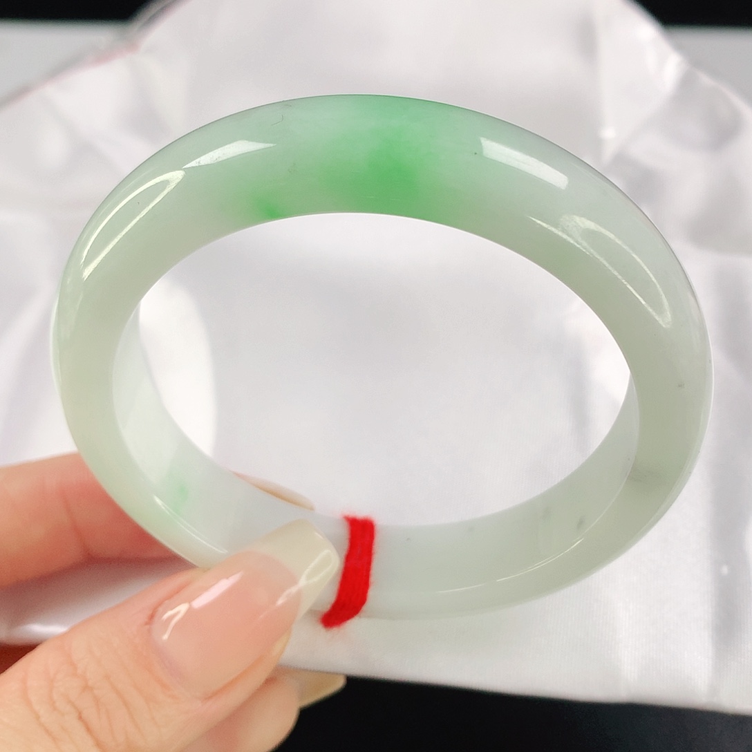 翡翠手镯未镶嵌54圈口