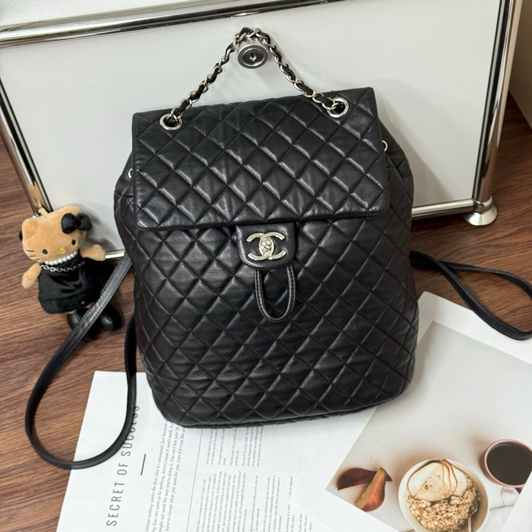 95新 Chanel/香奈儿 黑银 羊皮 萨尔茨堡双肩中号/617880537