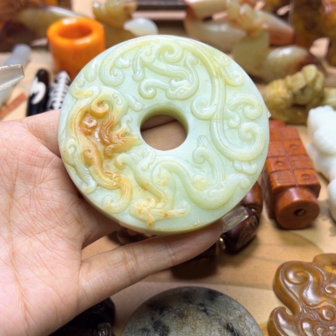 【闪购商品】蛇纹石玉颈饰未镶嵌