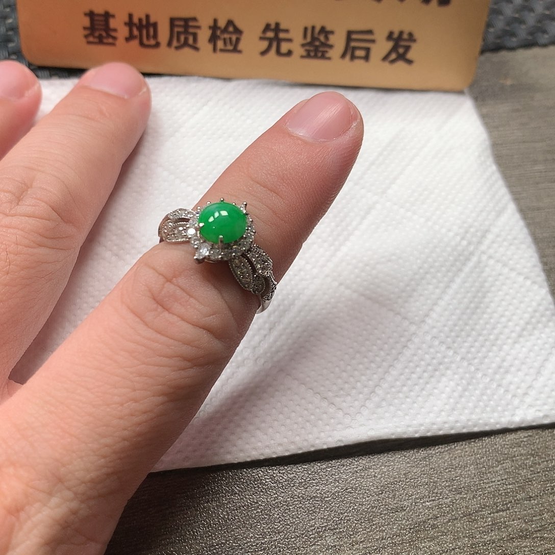 颈饰银S925镶嵌翡翠蛋面