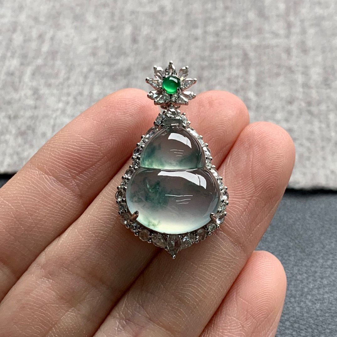 天然A货缅甸翡翠葫芦吊坠整体32.7-18.2-10.4裸石18.2-14.9-6.3