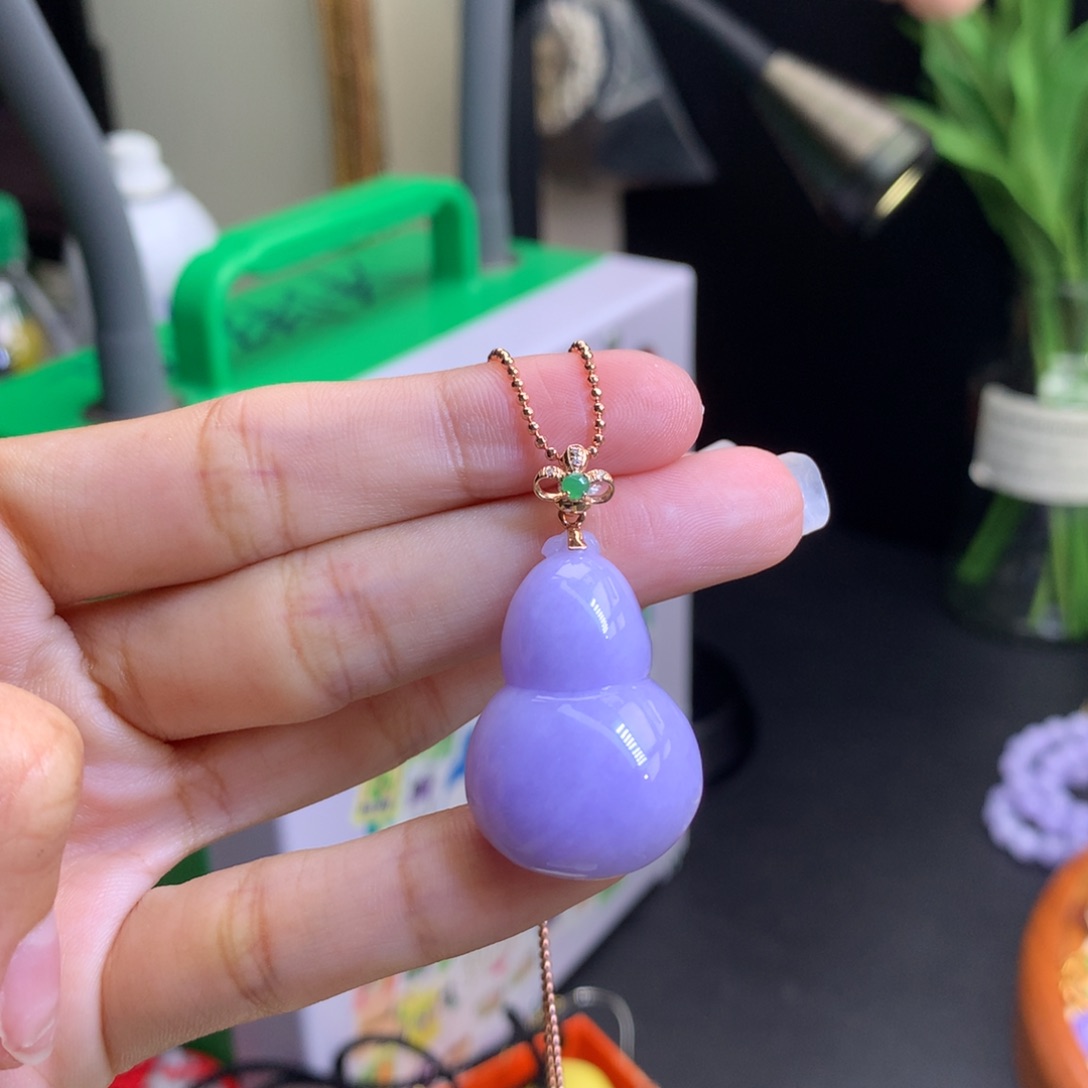 翡翠18K金镶嵌颈饰