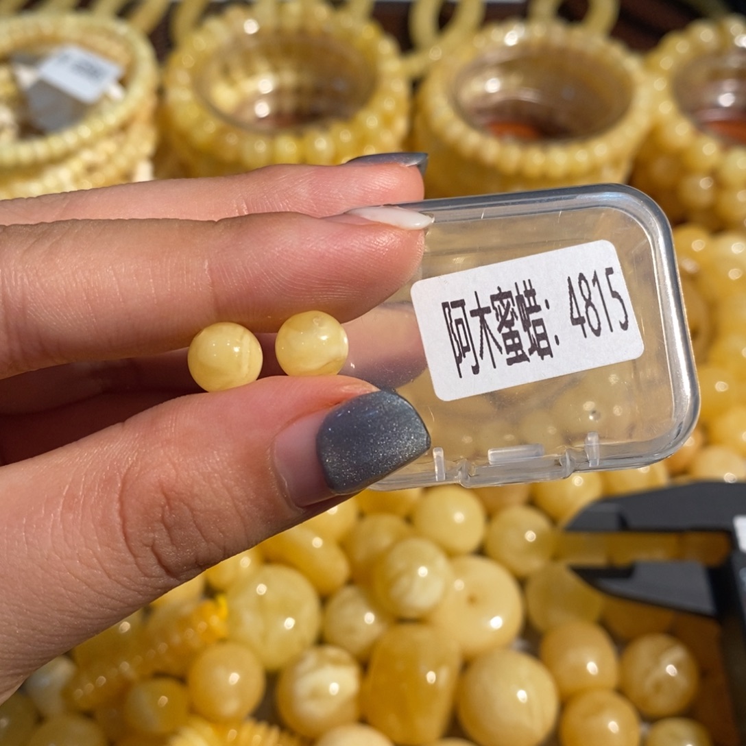 未镶嵌琥珀珠宝奇石4815