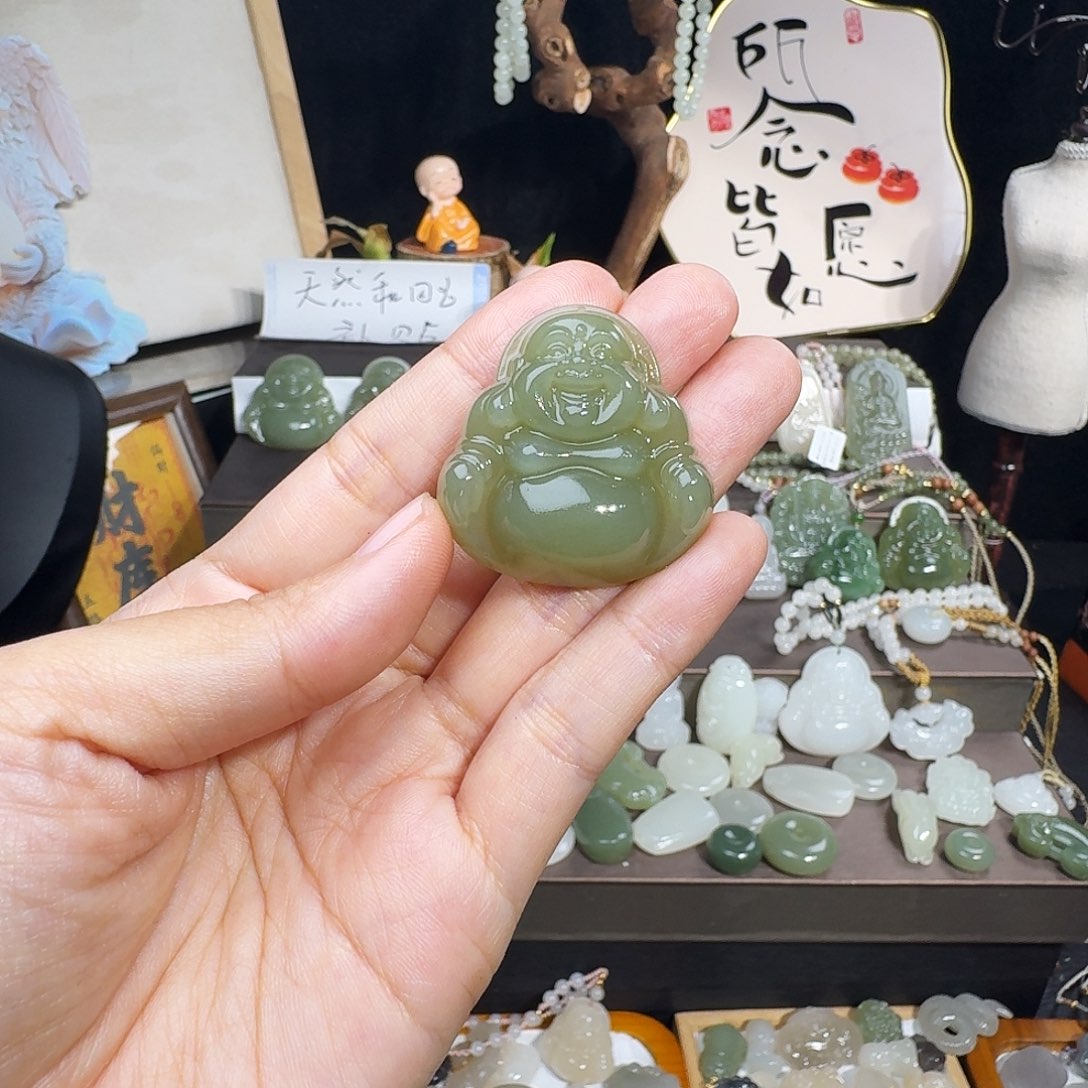 温***阳和田玉未镶嵌颈饰