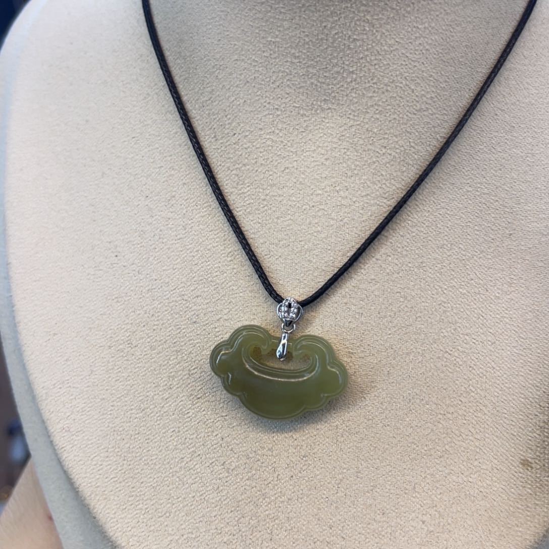 和田玉吊坠银S925镶嵌