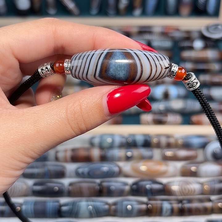 佳***佳玛瑙/玉髓合金珠宝奇石