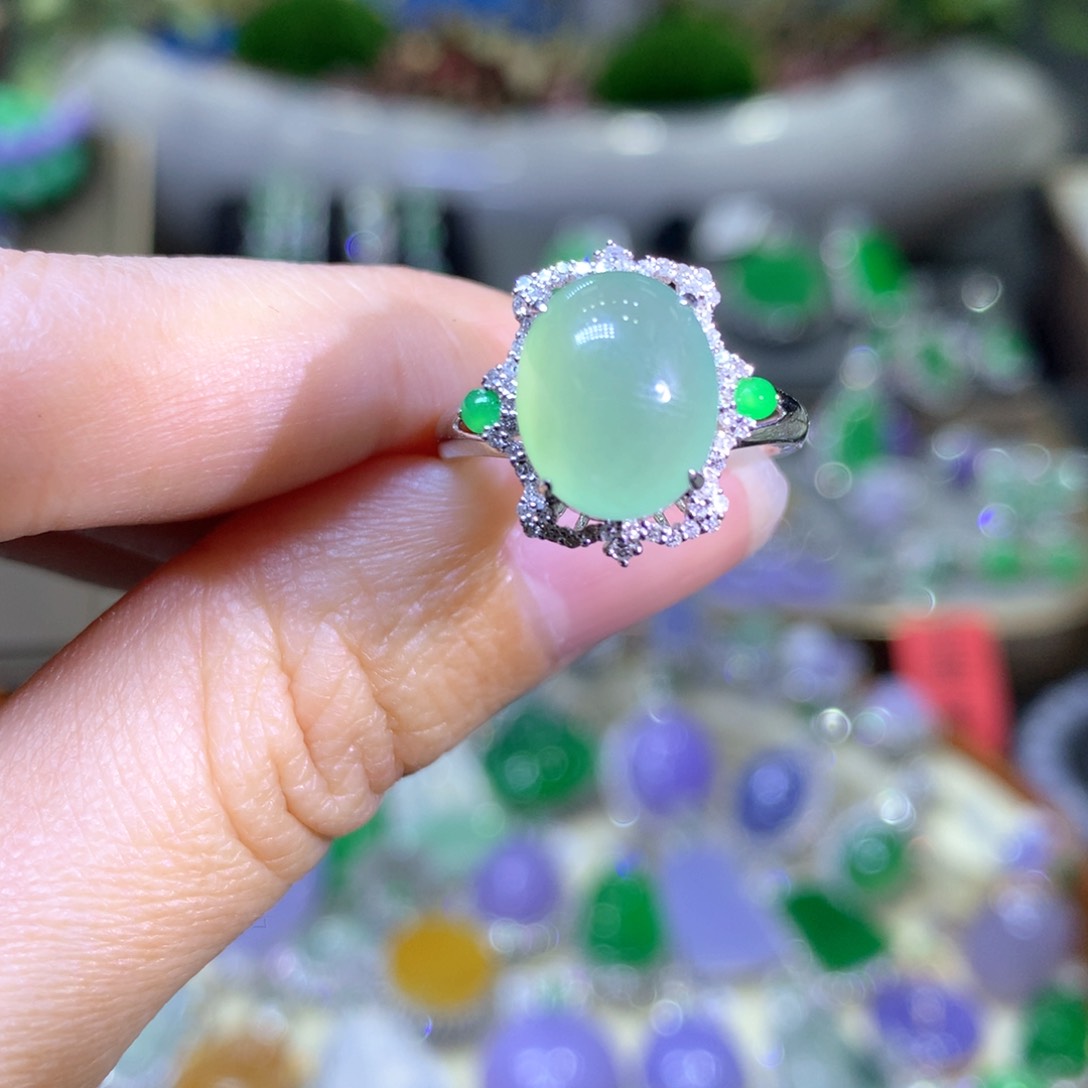 【闪购商品】翡翠颈饰18K金镶嵌翡翠吊坠项链