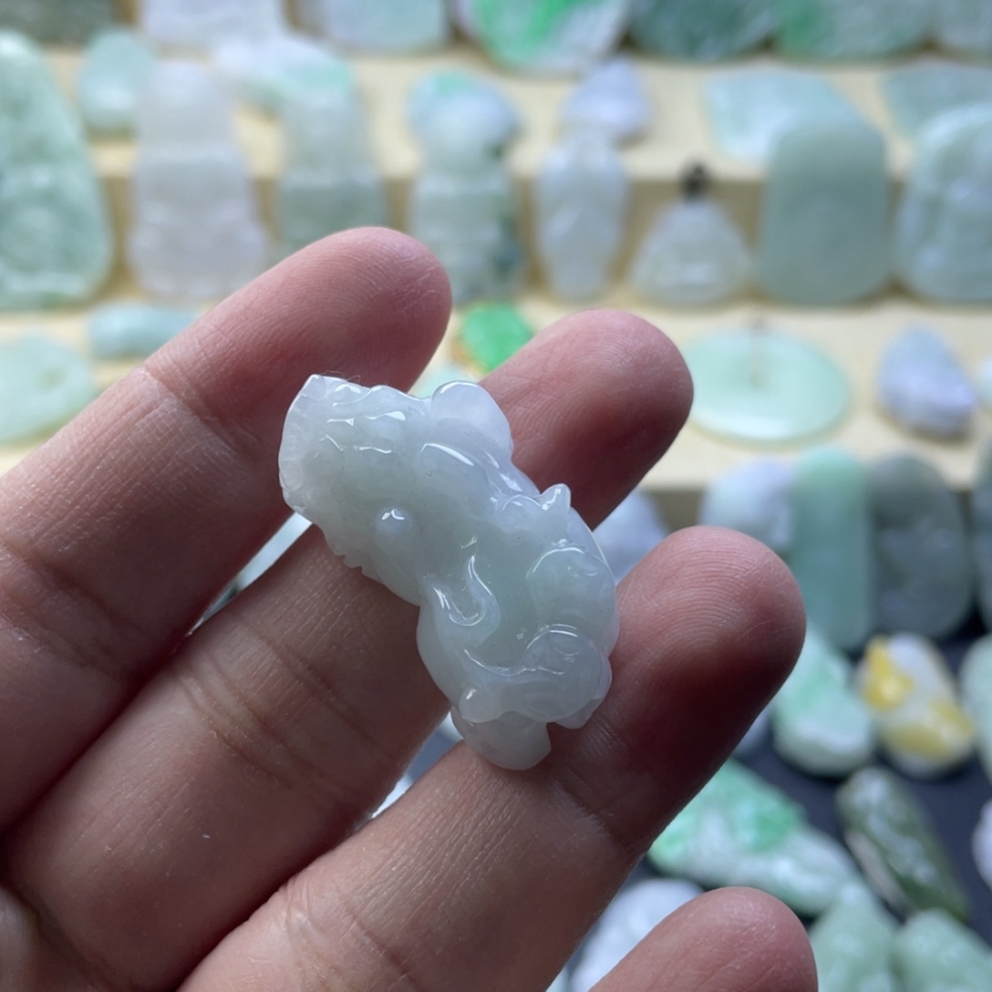 翡翠未镶嵌颈饰纯天然翡翠