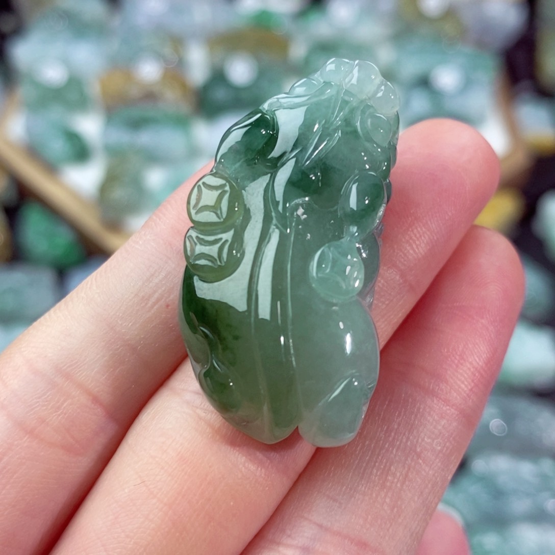 翡翠颈饰未镶嵌天然
