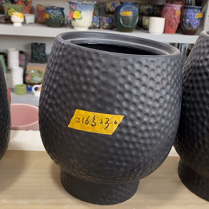 陶盆有孔 瑕疵针孔漏釉介意勿拍口 16高23