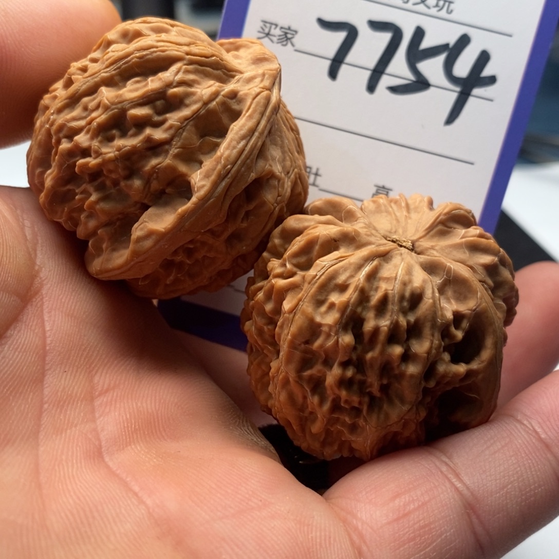 用***圣文玩核桃吊坠7754