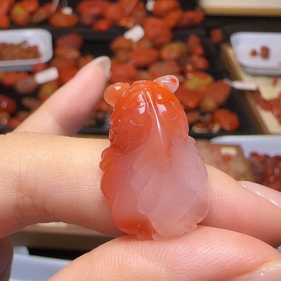 南红玛瑙未镶嵌颈饰