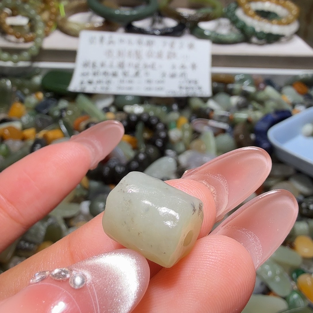 和田玉未镶嵌珠宝奇石