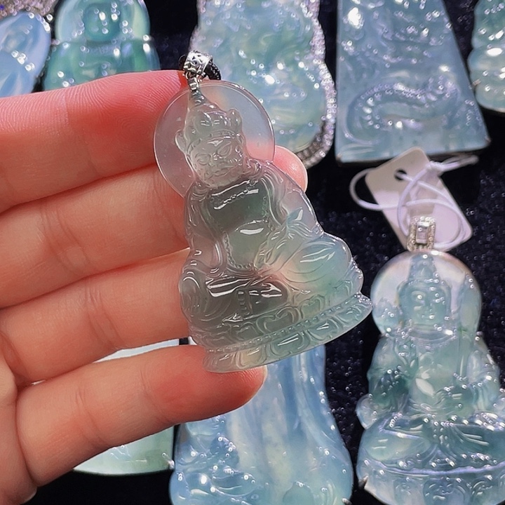 翡翠颈饰18K金镶嵌47，