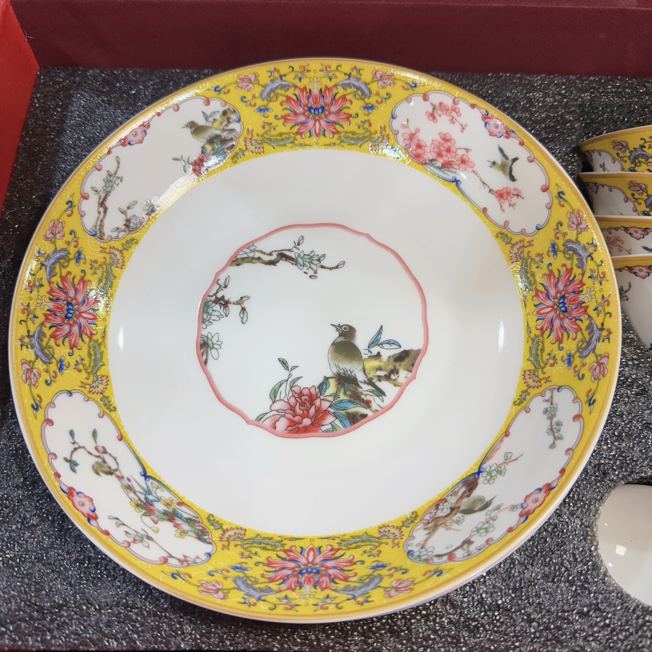 【袁氏瓷业】景德镇黄色珐琅彩开窗花鸟8英寸窝盘1个装