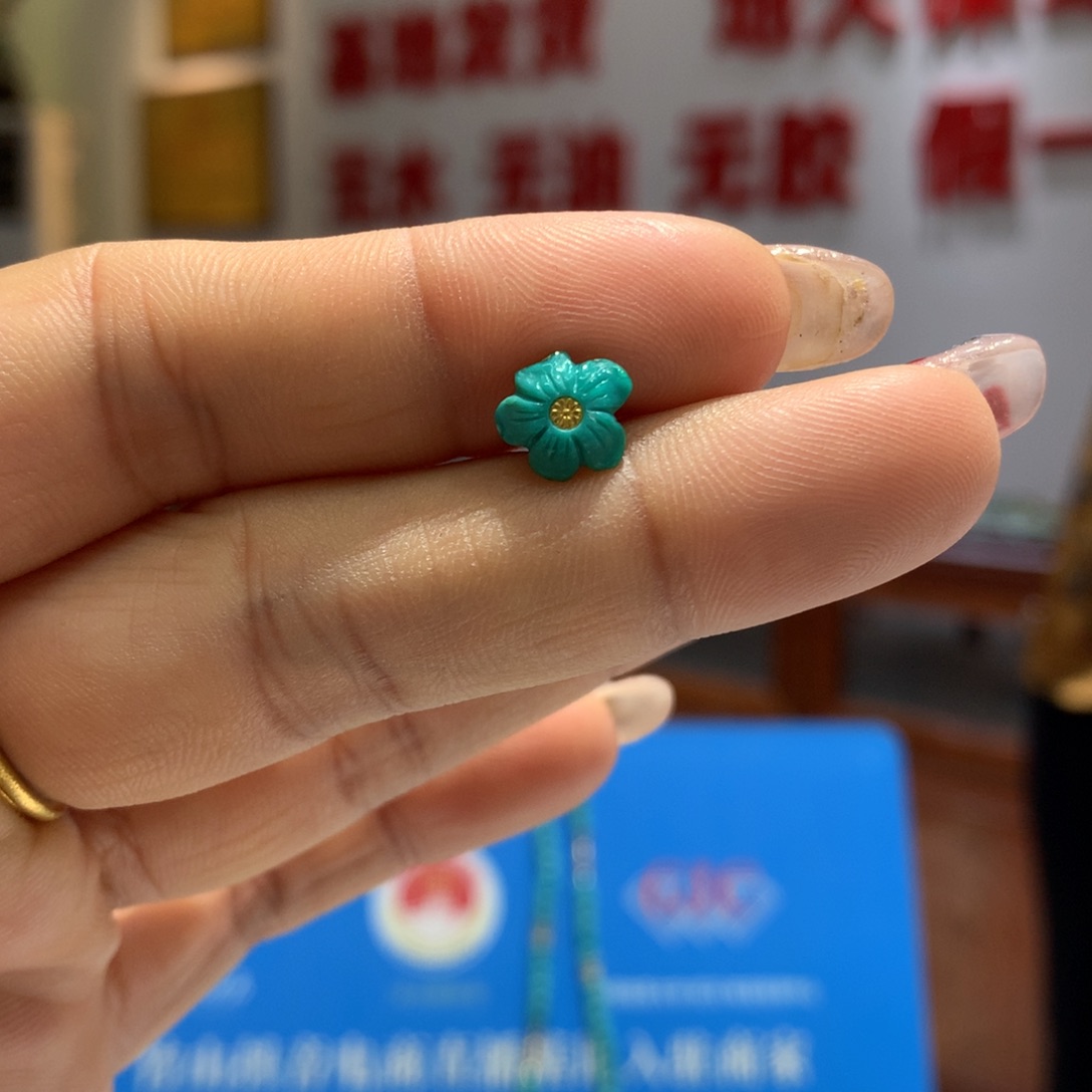 绿松石配饰未镶嵌
