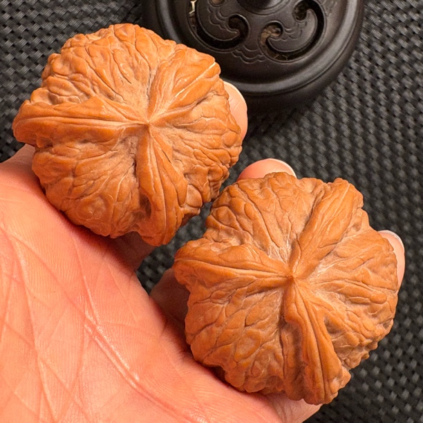 乾隆磨三棱文玩核桃42