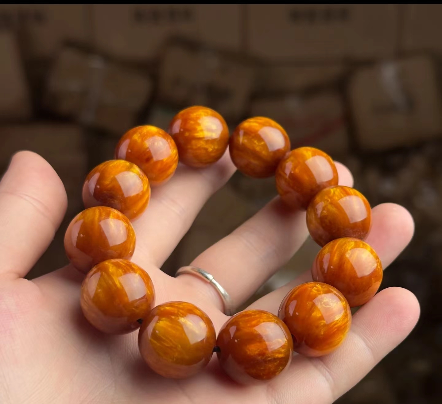 W U996 688   精品手串   大丝(无礼盒)