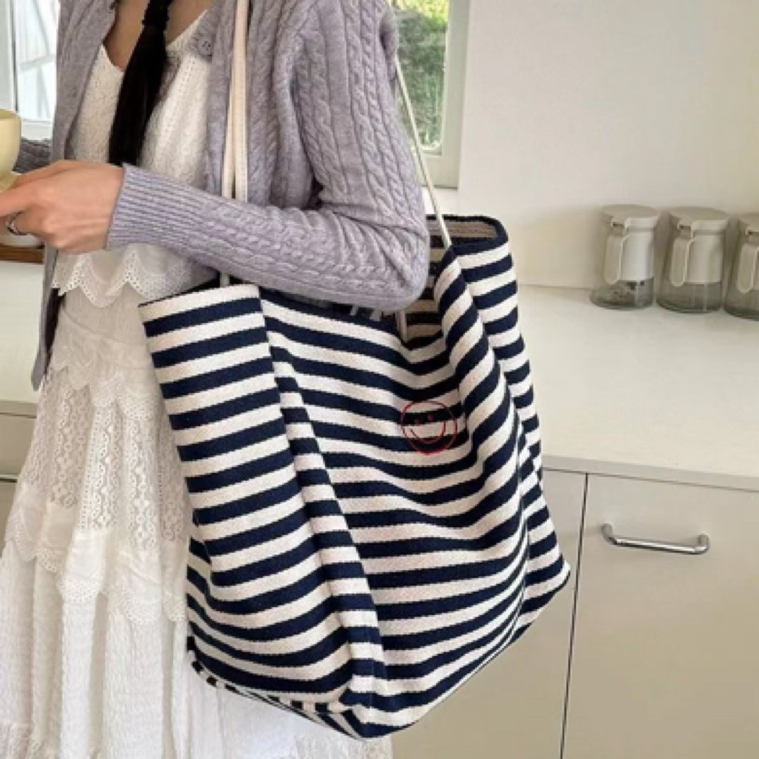 2:144-299号编码 休闲百搭通勤大包