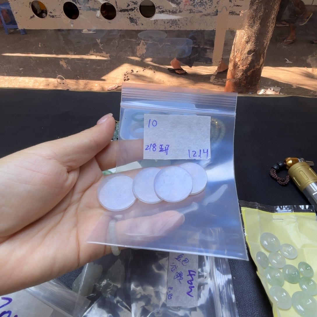 五***)定制翡翠未镶嵌不退