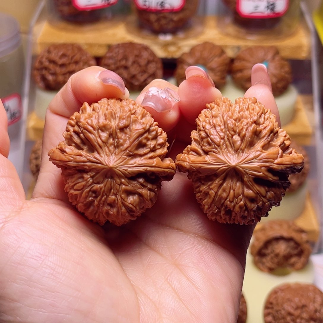 文玩核桃吊坠老型名核137狮子头