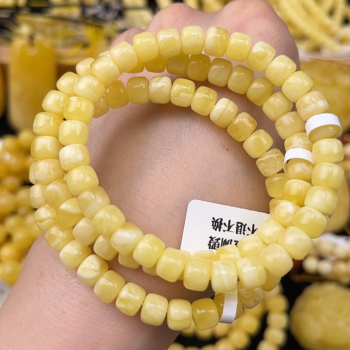 琥珀未镶嵌颈饰琥珀，多样性发其一