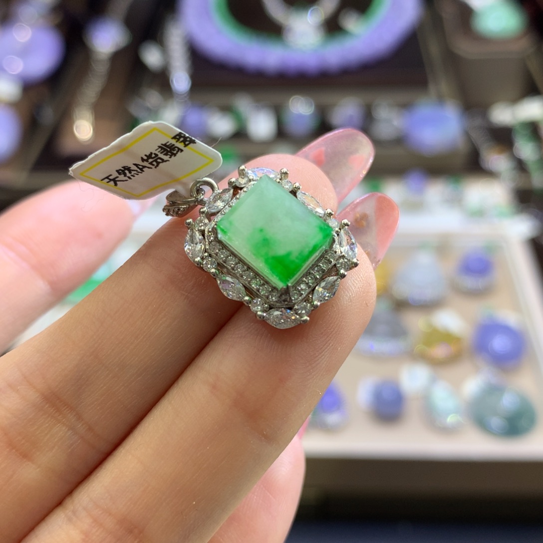 翡翠颈饰银S925镶嵌翡翠