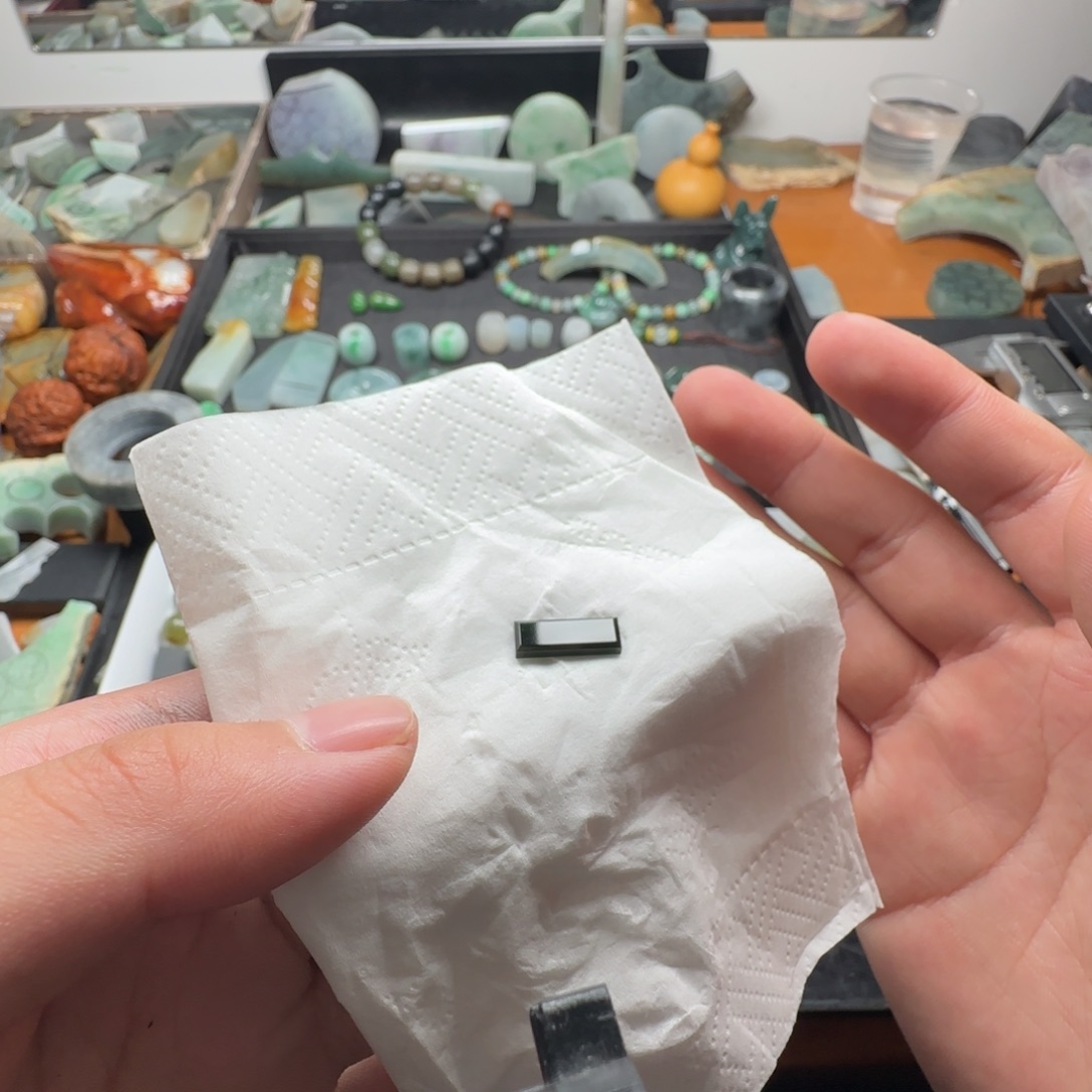 定制翡翠未镶嵌墨翠马鞍